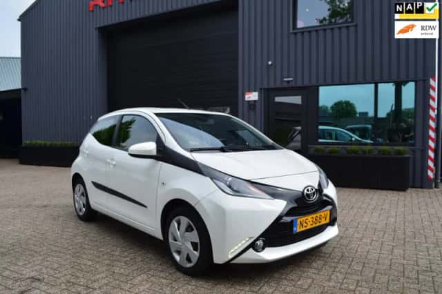 Toyota Aygo (2017) thumbnail 2