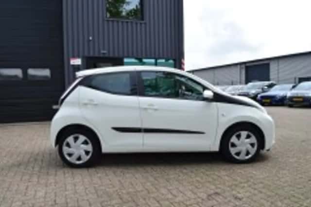 Toyota Aygo (2017) thumbnail 6