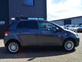 Toyota Yaris (2009) thumbnail 6