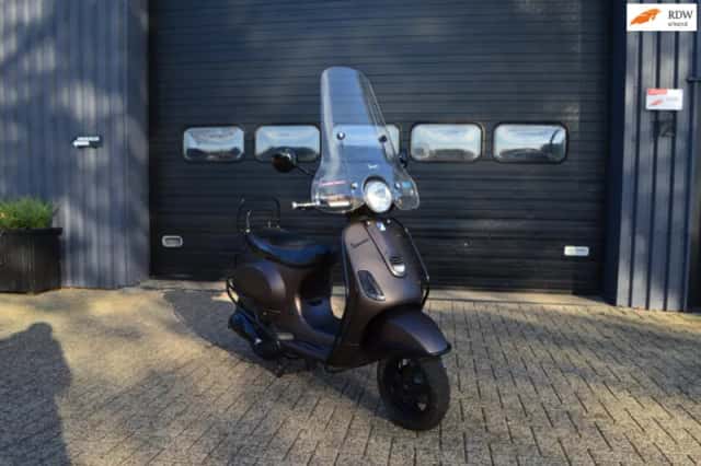 Vespa Bromscooter S (2012) thumbnail 2