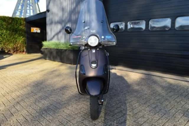 Vespa Bromscooter S (2012) thumbnail 3