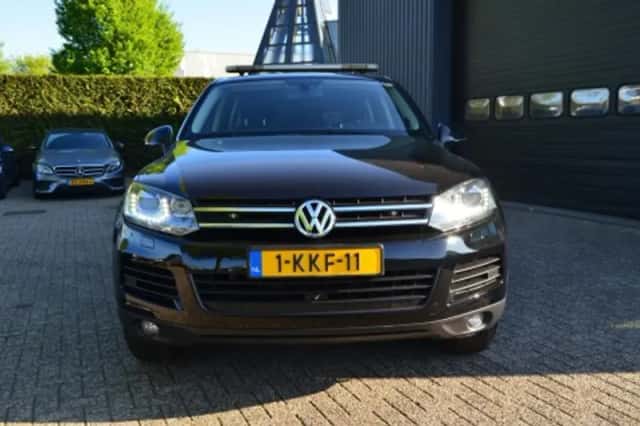 Volkswagen Touareg (2013) thumbnail 3