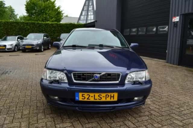 Volvo V40 (2003) thumbnail 3