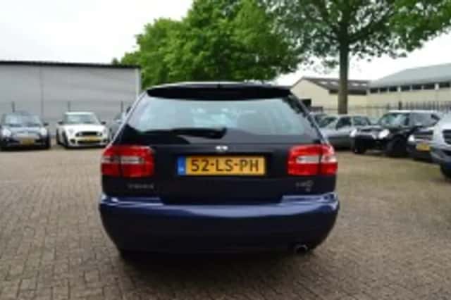 Volvo V40 (2003) thumbnail 5