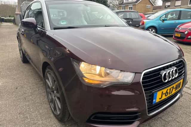 Audi A1 (2011) thumbnail 2