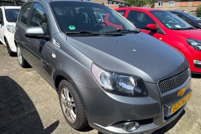 Chevrolet Aveo (2011) thumbnail 2