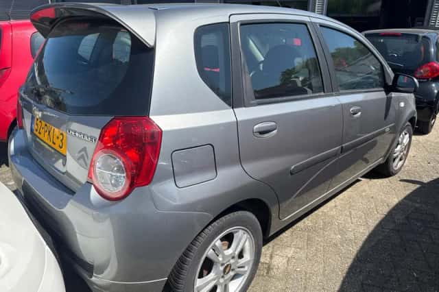 Chevrolet Aveo (2011) thumbnail 3