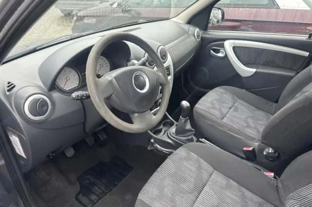 Dacia Logan MCV (2009) thumbnail 5