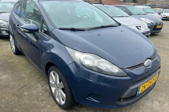 Ford Fiesta (2009) thumbnail 2