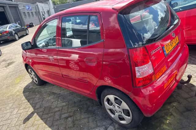 Kia Picanto (2005) thumbnail 4