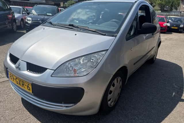 Mitsubishi Colt (2008) thumbnail 1