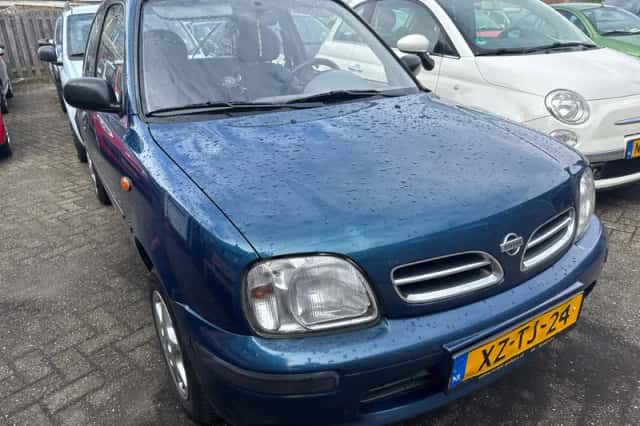 Nissan Micra (1999) thumbnail 2