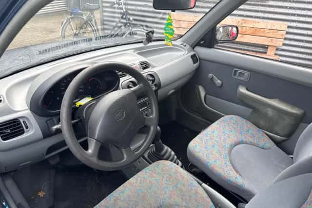 Nissan Micra (1999) thumbnail 5
