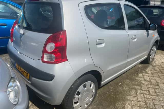 Nissan Pixo (2011) thumbnail 3