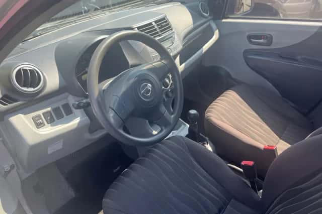 Nissan Pixo (2011) thumbnail 5
