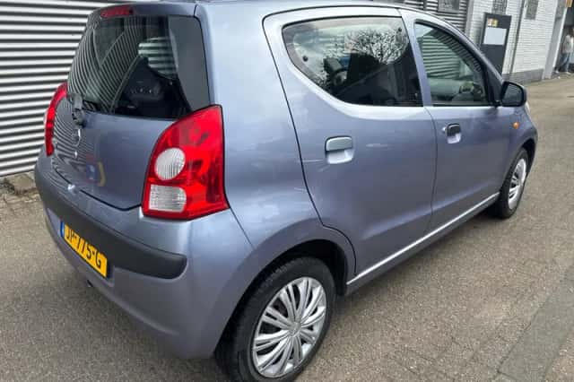 Nissan Pixo (2009) thumbnail 3