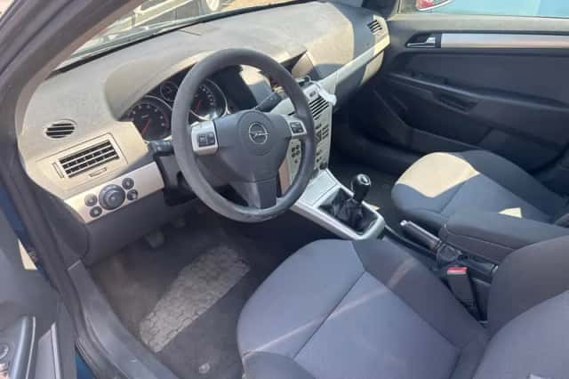 Opel Astra (2008) thumbnail 5