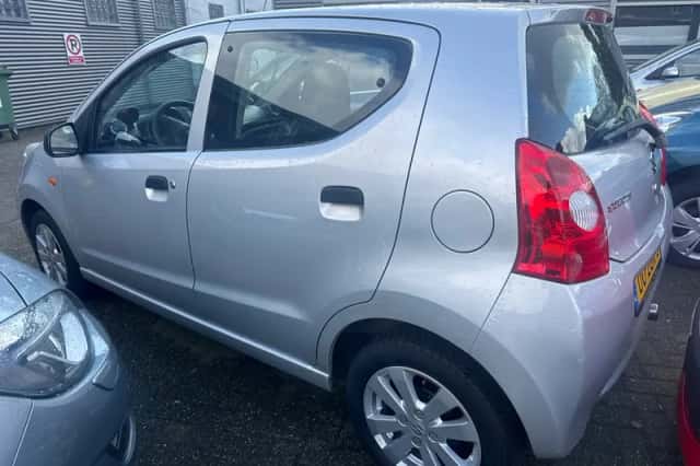 Suzuki Alto (2012) thumbnail 4
