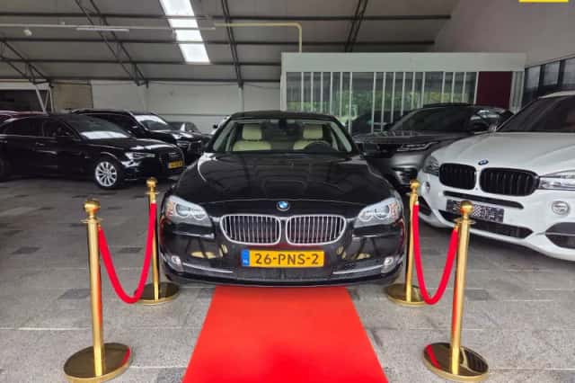 BMW 5-Serie (2011) thumbnail 1