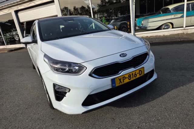 Kia Ceed (2019) thumbnail 5