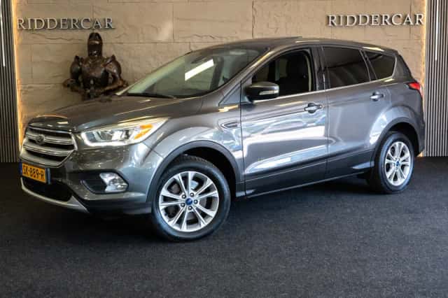 Ford Kuga (2017) thumbnail 1