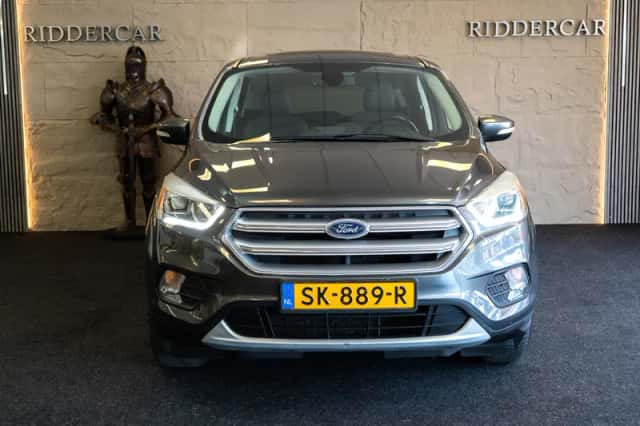 Ford Kuga (2017) thumbnail 2
