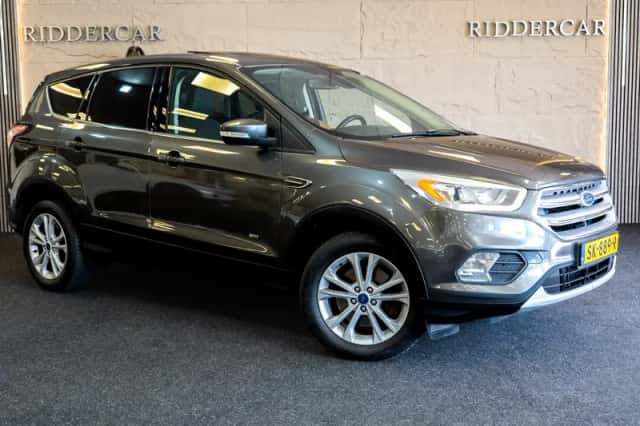 Ford Kuga (2017) thumbnail 3