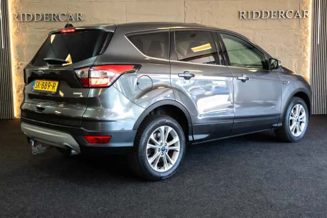 Ford Kuga (2017) thumbnail 5