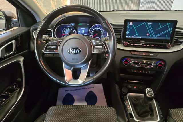 Kia Ceed (2021) thumbnail 3