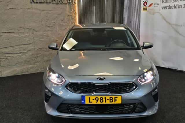 Kia Ceed (2021) thumbnail 5