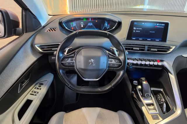 Peugeot 3008 (2019) thumbnail 3