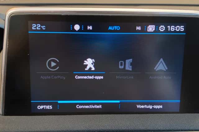 Peugeot 3008 (2019) thumbnail 4