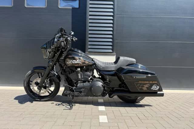 Harley Davidson Tour (2016) thumbnail 2