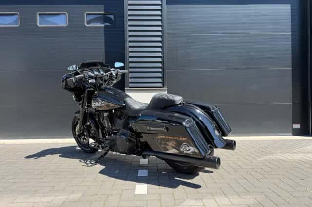 Harley Davidson Tour (2016) thumbnail 3