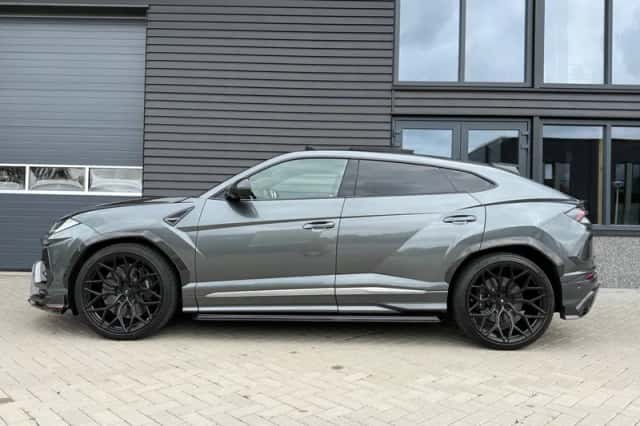 Lamborghini Urus (2018) thumbnail 2