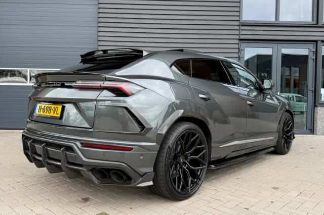 Lamborghini Urus (2018) thumbnail 5