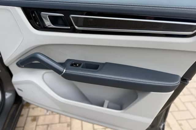 Porsche Cayenne (2019) thumbnail 18
