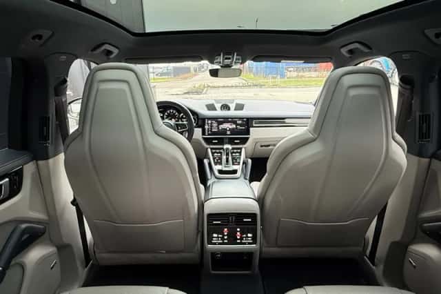Porsche Cayenne (2019) thumbnail 20