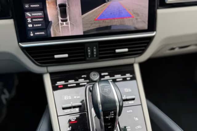 Porsche Cayenne (2019) thumbnail 23