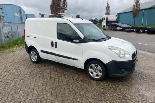 Fiat Doblò (2013) thumbnail 2