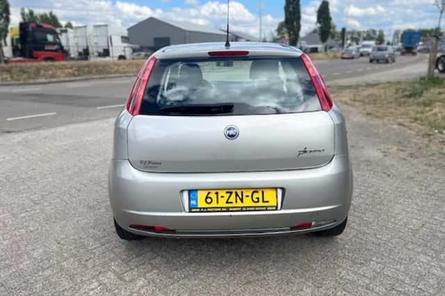 Fiat Grande Punto (2008) thumbnail 4