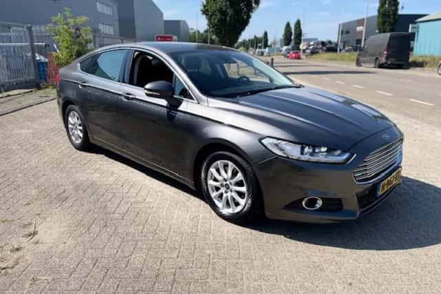Ford Mondeo (2016) thumbnail 2