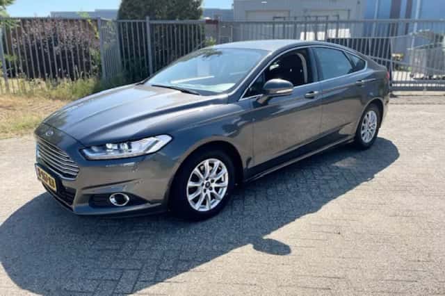 Ford Mondeo (2016) thumbnail 3