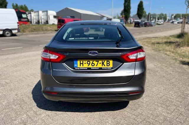 Ford Mondeo (2016) thumbnail 4