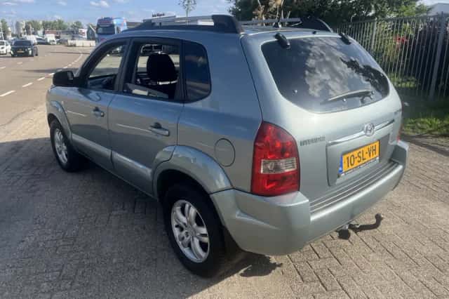 Hyundai Tucson (2006) thumbnail 3