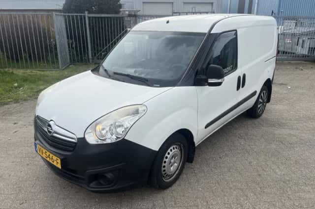 Opel Combo (2016) thumbnail 2