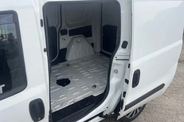 Opel Combo (2016) thumbnail 6