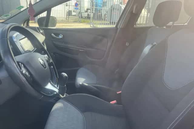 Renault Clio (2015) thumbnail 5