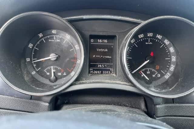 Škoda Superb (2013) thumbnail 5