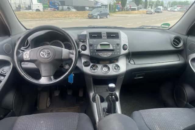 Toyota RAV4 (2008) thumbnail 5